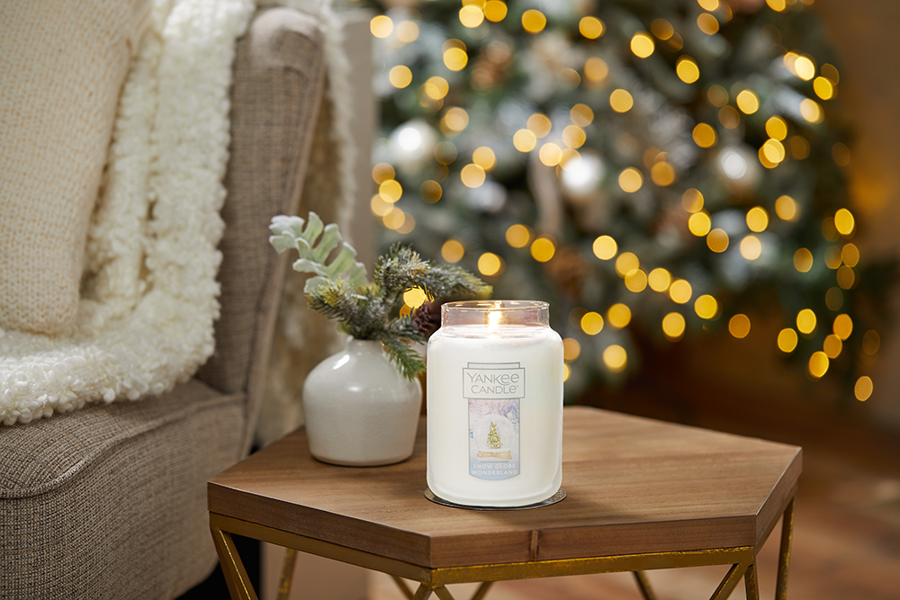 Yankee Candle Snow Globe Wonderland Original Large Jar Candle 10.00