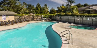 [Central CA] Cambria Pines Lodge 2-Night Weeknight Stay, Daily Breakfast, A Dinner with Bottle of Wine and More From $369