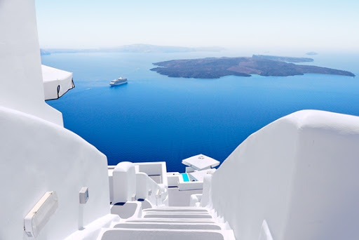 New York to Santorini Greece $480 RT Airfares on British Airways / American Airlines BE (Limited Travel April - May 2023)