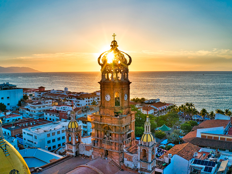 Seattle to Puerto Vallarta Mexico $357 RT Nonstop Airfares on Delta Air Lines BE (Travel July - September 2023)