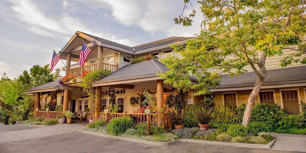 [Cambria CA] Cambria Pines Lodge 2-Night Weeknight Stay For 2 With Dinner & Daily Breakfast For 2 Ppl $369