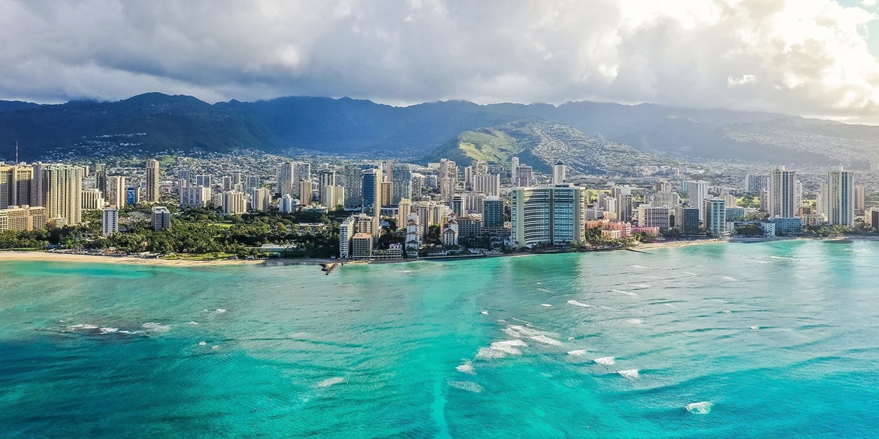 [Honolulu Hawaii] Embassy Suites Waikiki Beach Walk 4-Night Stay with Daily Breakfast & Waived Daily Resort Fee From $1180 (Travel Thru May 2024)