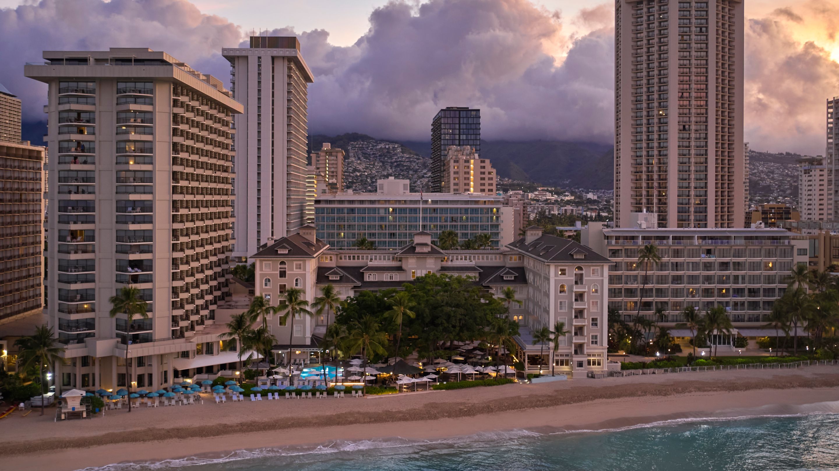 Costco Members [Oahu Hawaii] Moana Surfrider, A Westin Resort & Spa 4-Night + $100 Resort Credit, Digital Shop Card, Taxes & Fees & More From $819 PP - Book by April 4, 2024