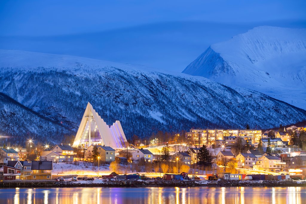 New York to Oslo Norway $276 RT Airfares on Icelandair (Travel December - March 2021)