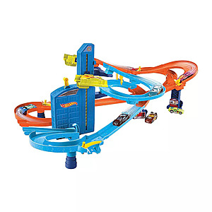 Hot Wheels Auto Lift Expressway Track and Toy Cars Playset  + Free Store Pickup