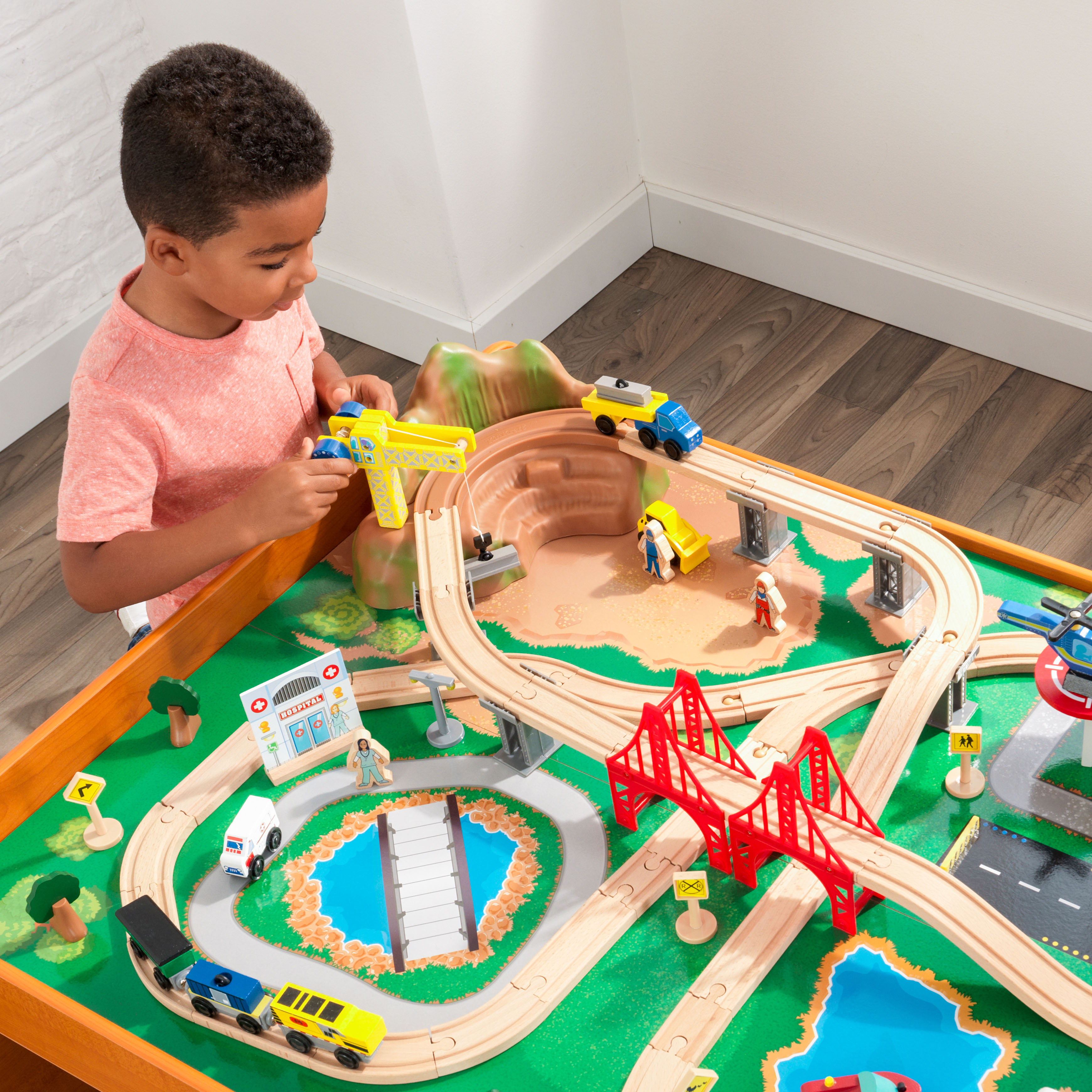 ride around town train set & table