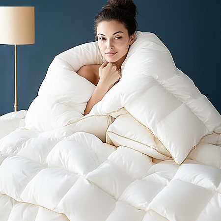 Vexino Lightweight All Season Duck Feather Fiber, Feather and Downfiber Queen Duvet Insert w/ 100% Cotton Cover $29.99 + Free Shipping w/ Prime or on $35+