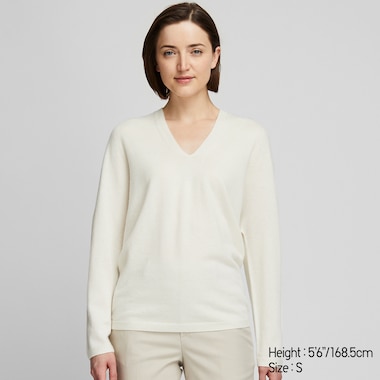 Uniqlo Black Friday: $50 Off Select Outerwear, Free Shipping on All Orders, and Free Deluxe Gift Set with Purchase of $150+