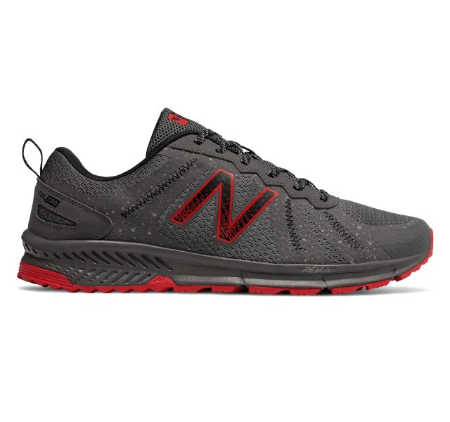590v4 trail running shoes