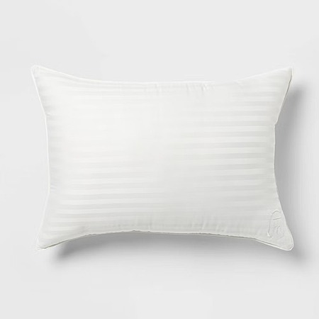 Great Deal: Threshold Queen Pillow for $12.99!