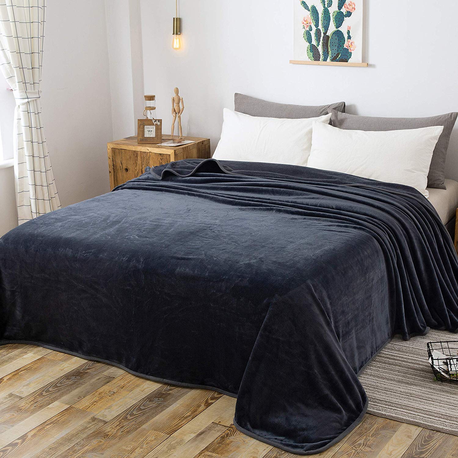 Richave Fleece Queen Size 90" x 90" Dark Gray Blanket - Amazon $19.94