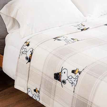 Berkshire 90" x 108" Blanket Peanuts VelvetLoft Cute Character Snoopy Plush Blanket $17 + FS w/ Prime  or on $35+