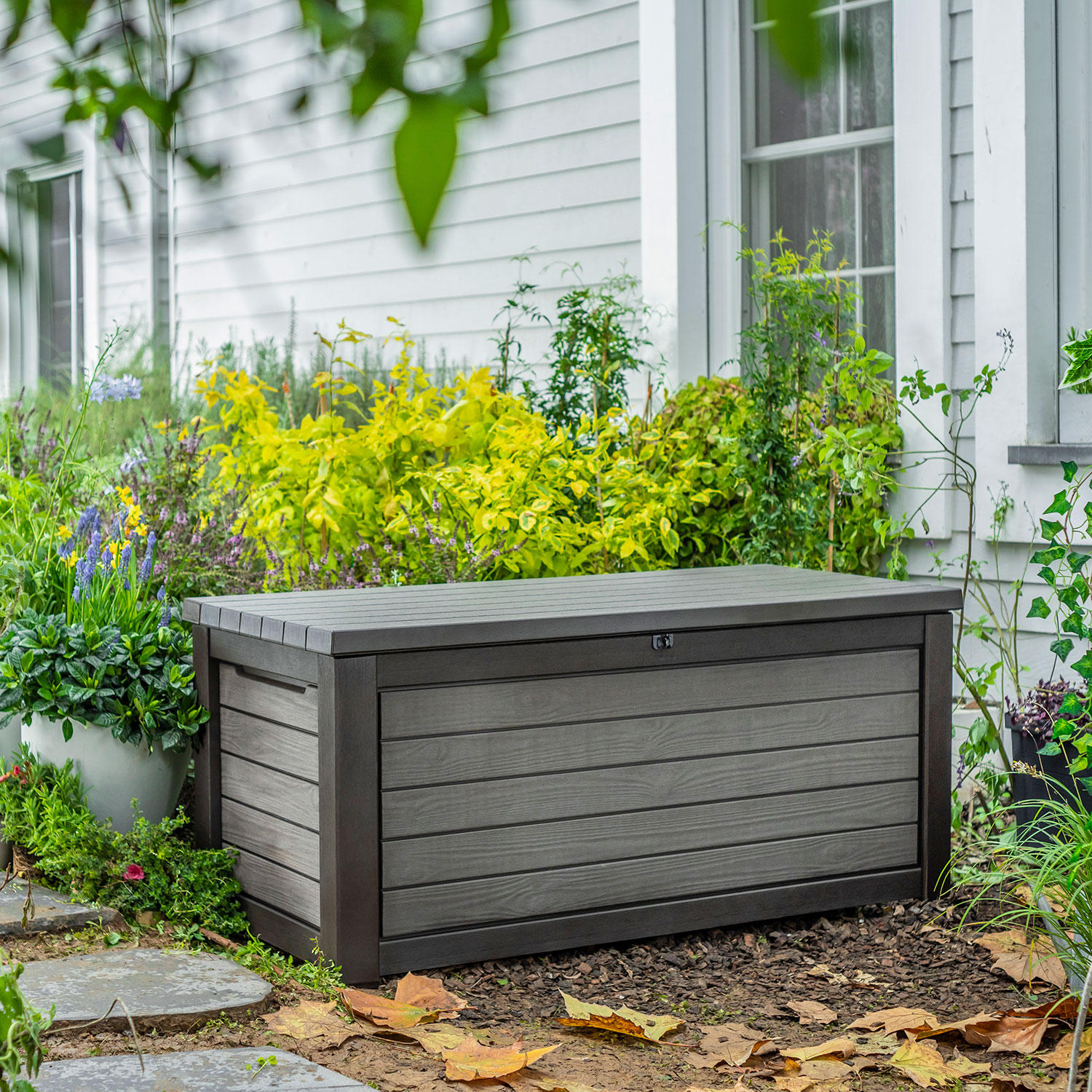 Keter 165Gallon Resin Outdoor Brown Deck Box(100 + Store Pickup)