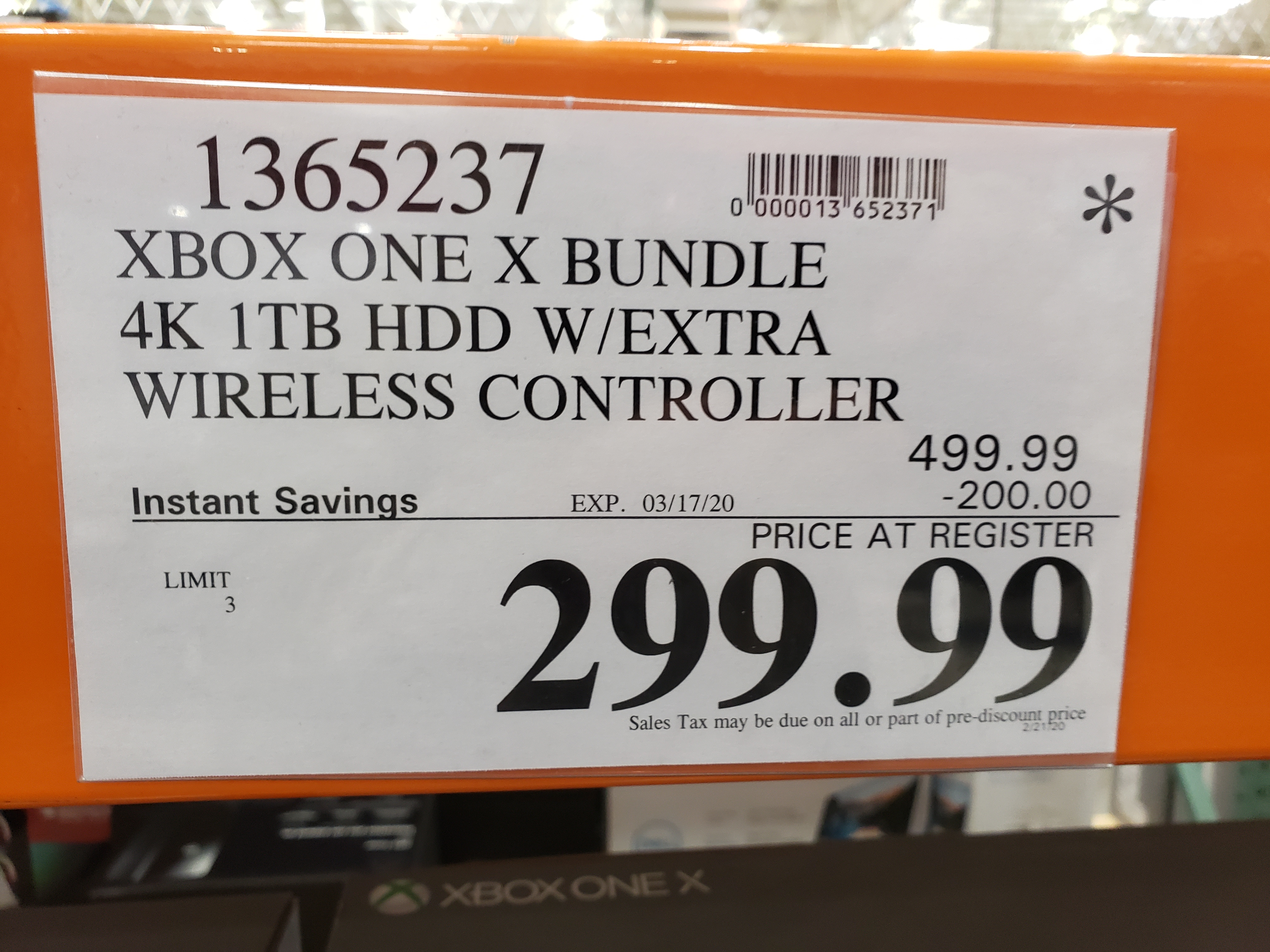 Xbox One X Bundle 4K 1TB HDD w/ Extra Wireless Controller COSTCO In-Store Only $299.99