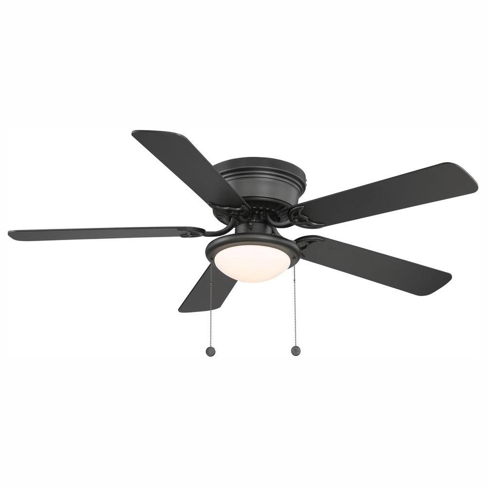 Hugger 52 Ceiling Fan W Led Light Kit Black Or White