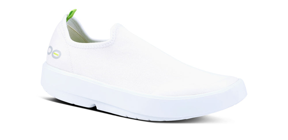 Oofos: women's oomg eezee low shoe - white $90