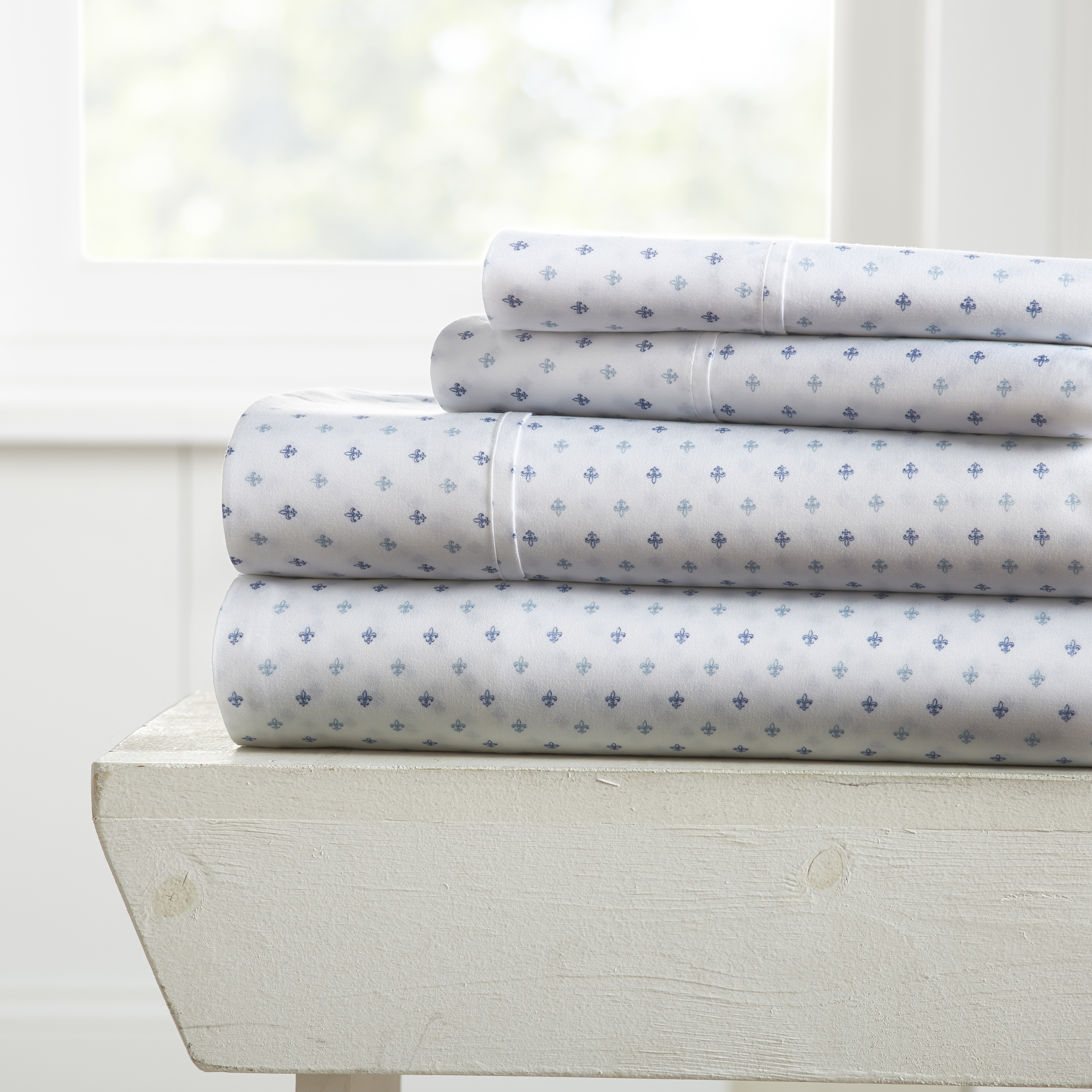 Linen's & Hutch Lily Patterned Sheet Set: Starting from $19.44 + Free Shipping!