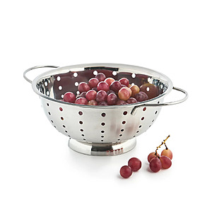4.5-Quart The Cellar 9.5" Stainless Steel Colander $7.69 + Free Store Pickup at Macy's or Free Shipping on $39+