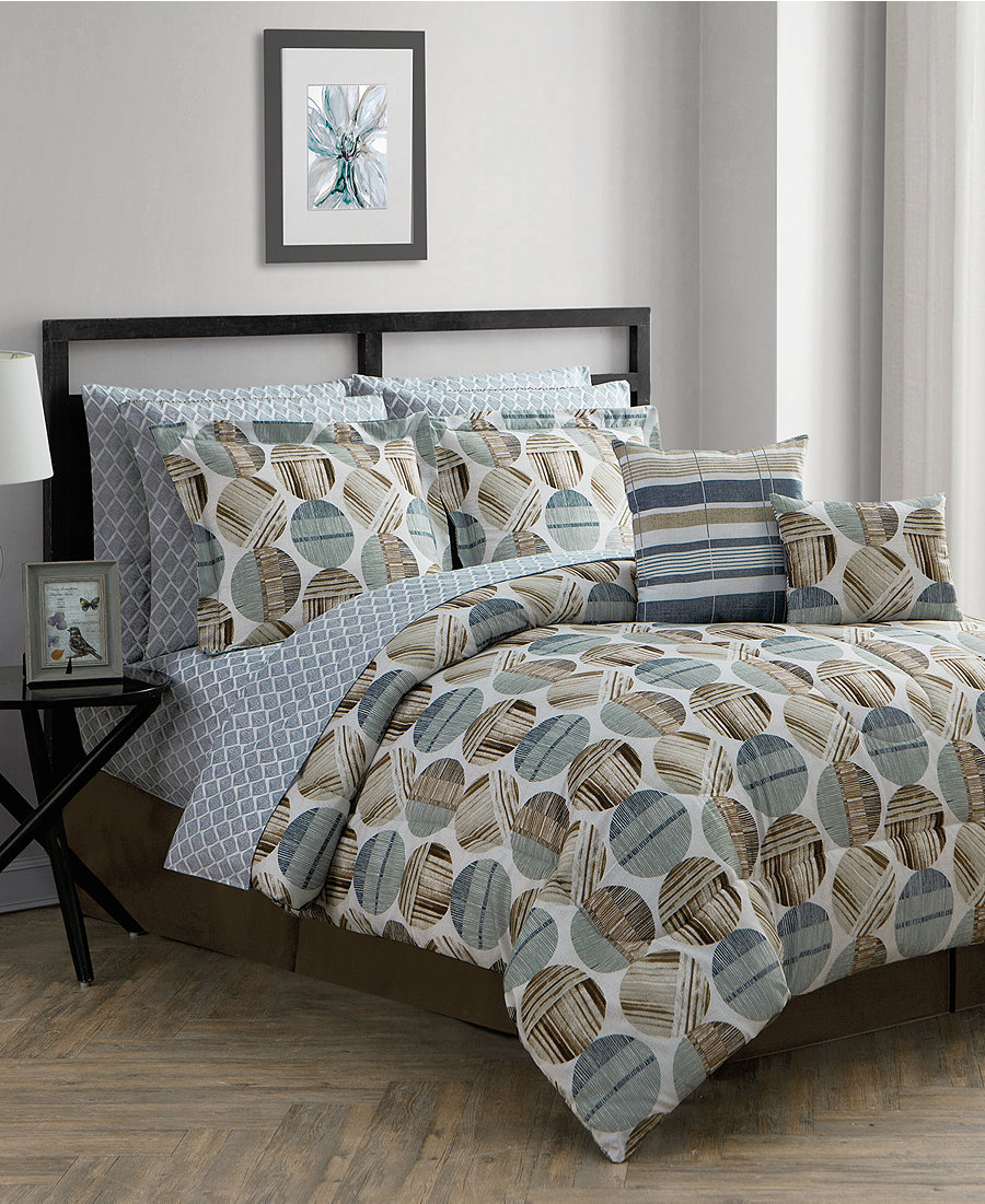12-Pc Reversible Queen Comforter Set + $5 in Macys Money ...