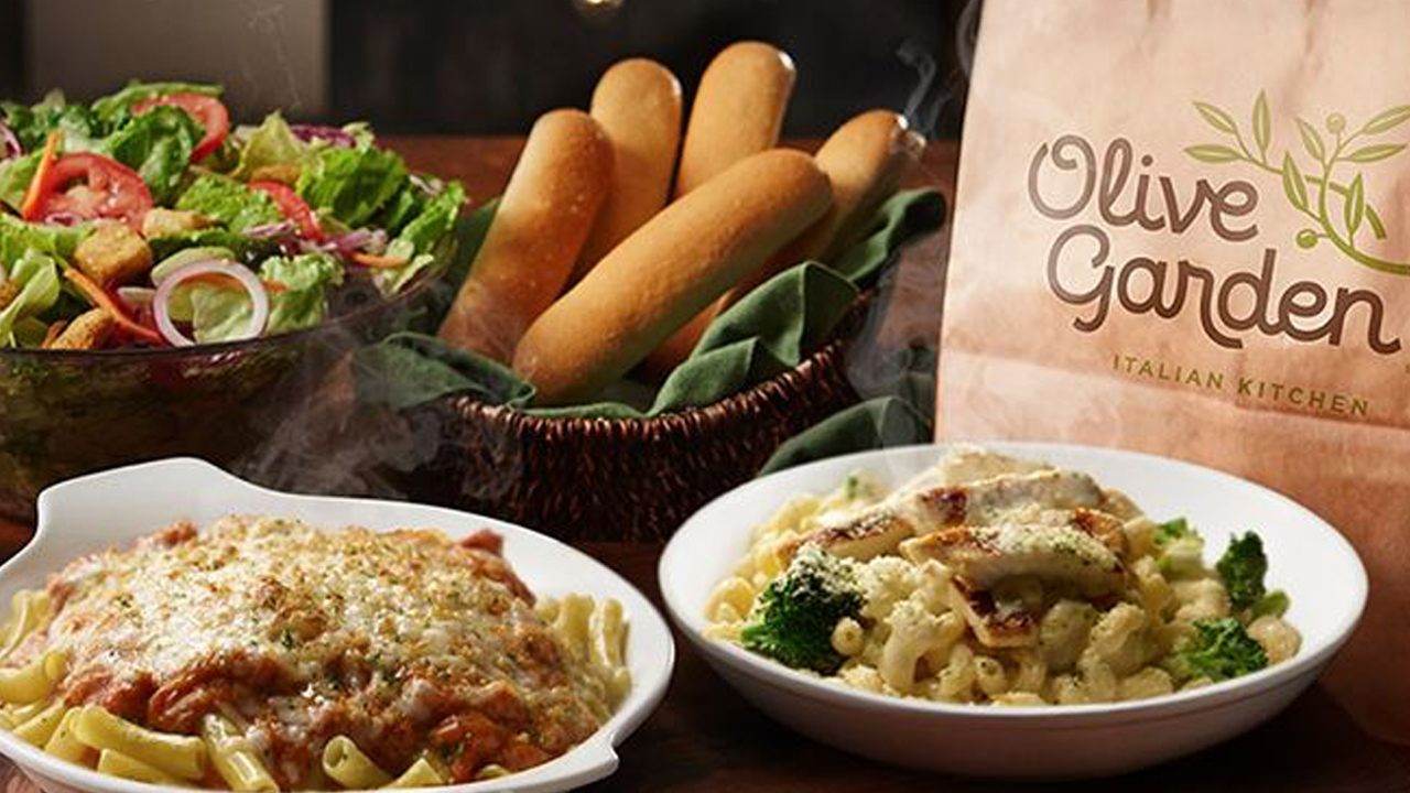 Olive Garden's BOGO Entrée Deal is Back